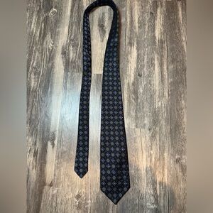 Robert Talbott Silk Necktie | Hunt Club Clothiers | Blue Floral Medallion